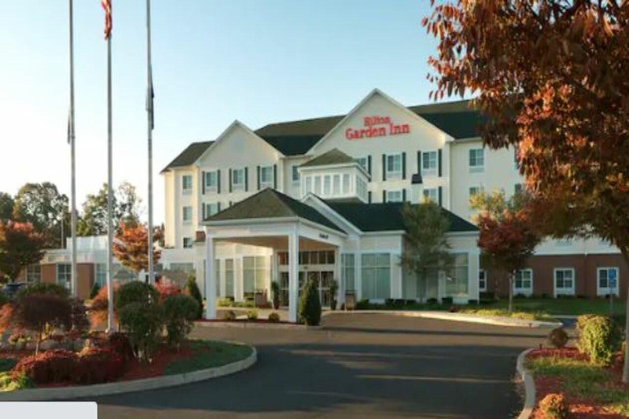 Hilton Garden Inn Milford Exterior photo