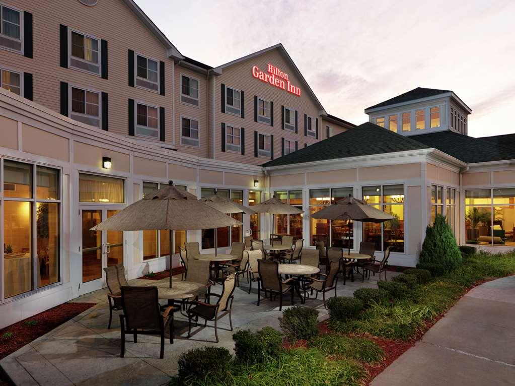 Hilton Garden Inn Milford Exterior photo