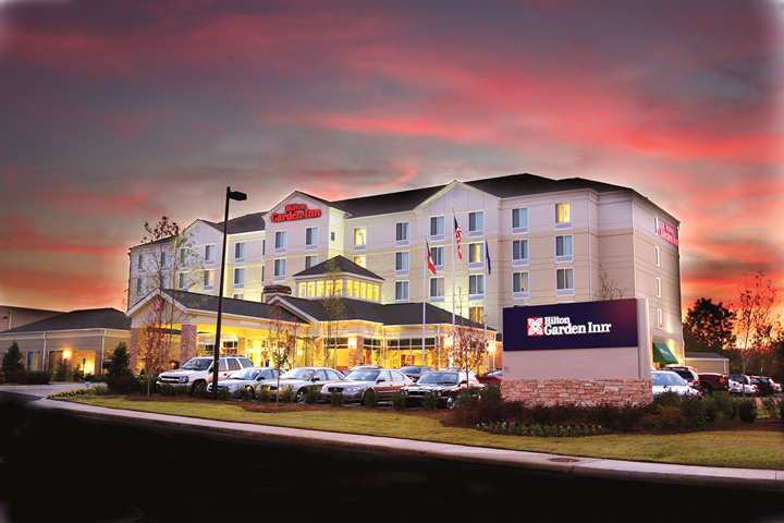 Hilton Garden Inn Milford Exterior photo