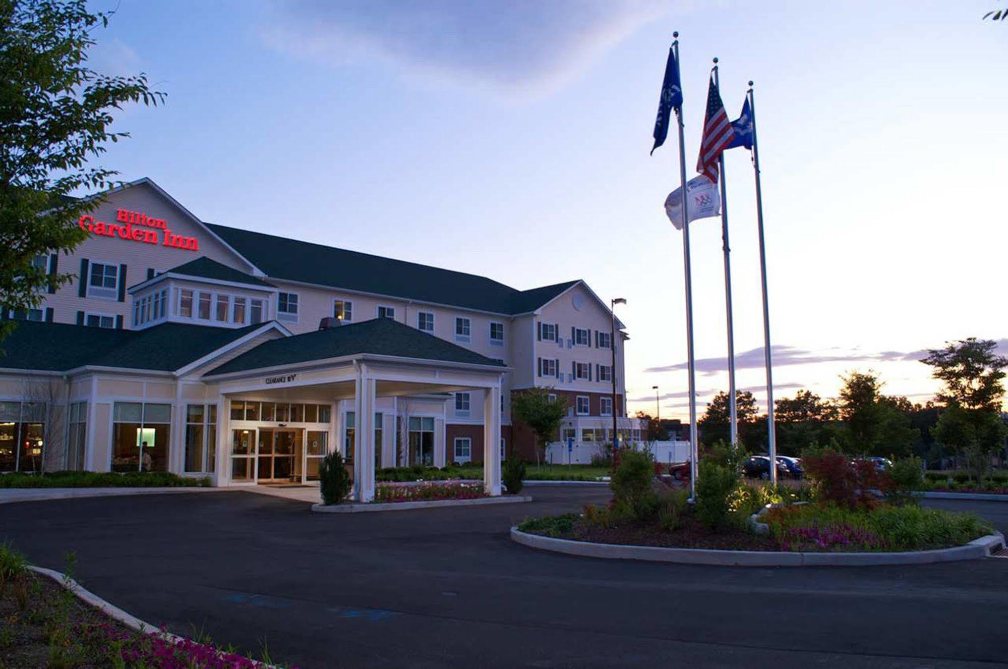 Hilton Garden Inn Milford Exterior photo