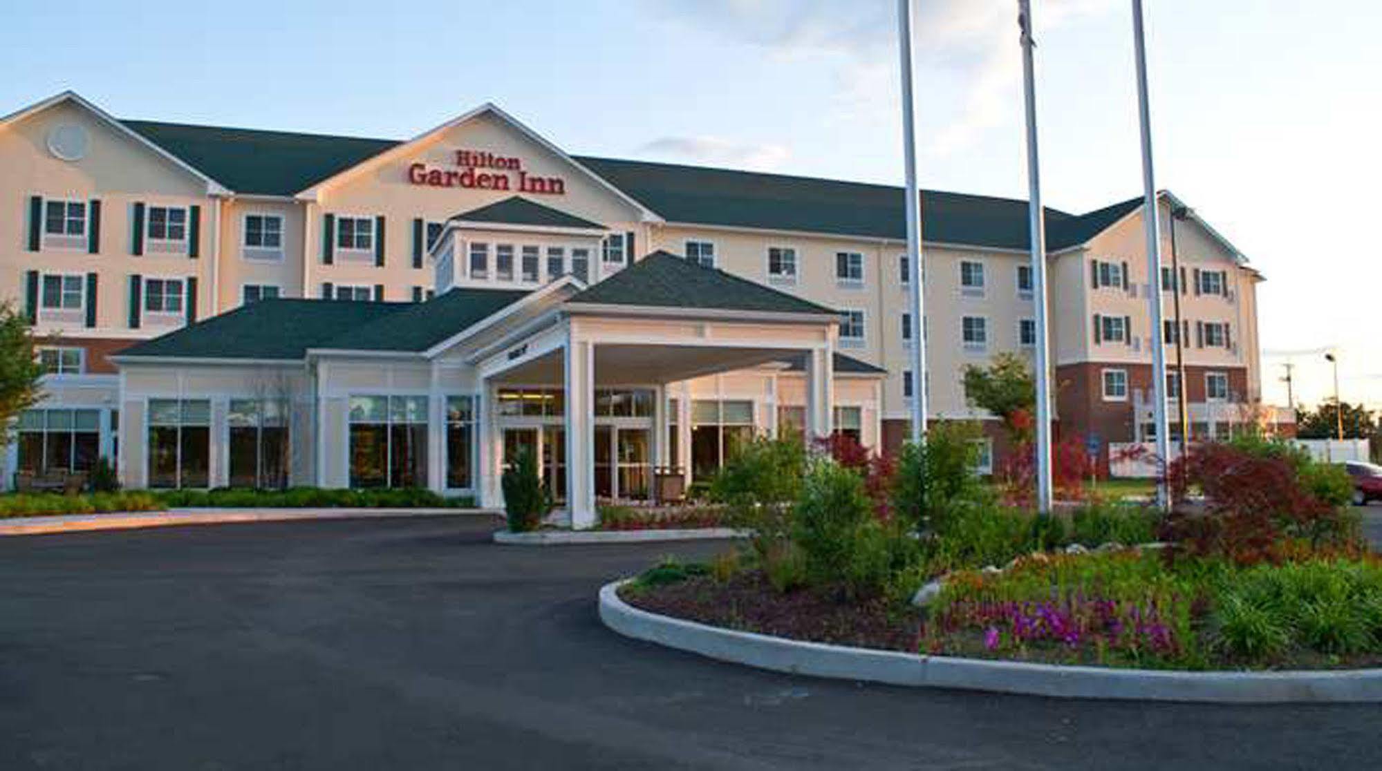 Hilton Garden Inn Milford Exterior photo